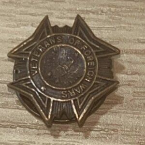 Vets Of Foreign Wars Screw on Pin - Very RARE collectable!